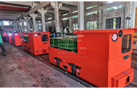 黑龍江5噸湘潭鋰電池電機(jī)車準(zhǔn)備發(fā)往西南礦山